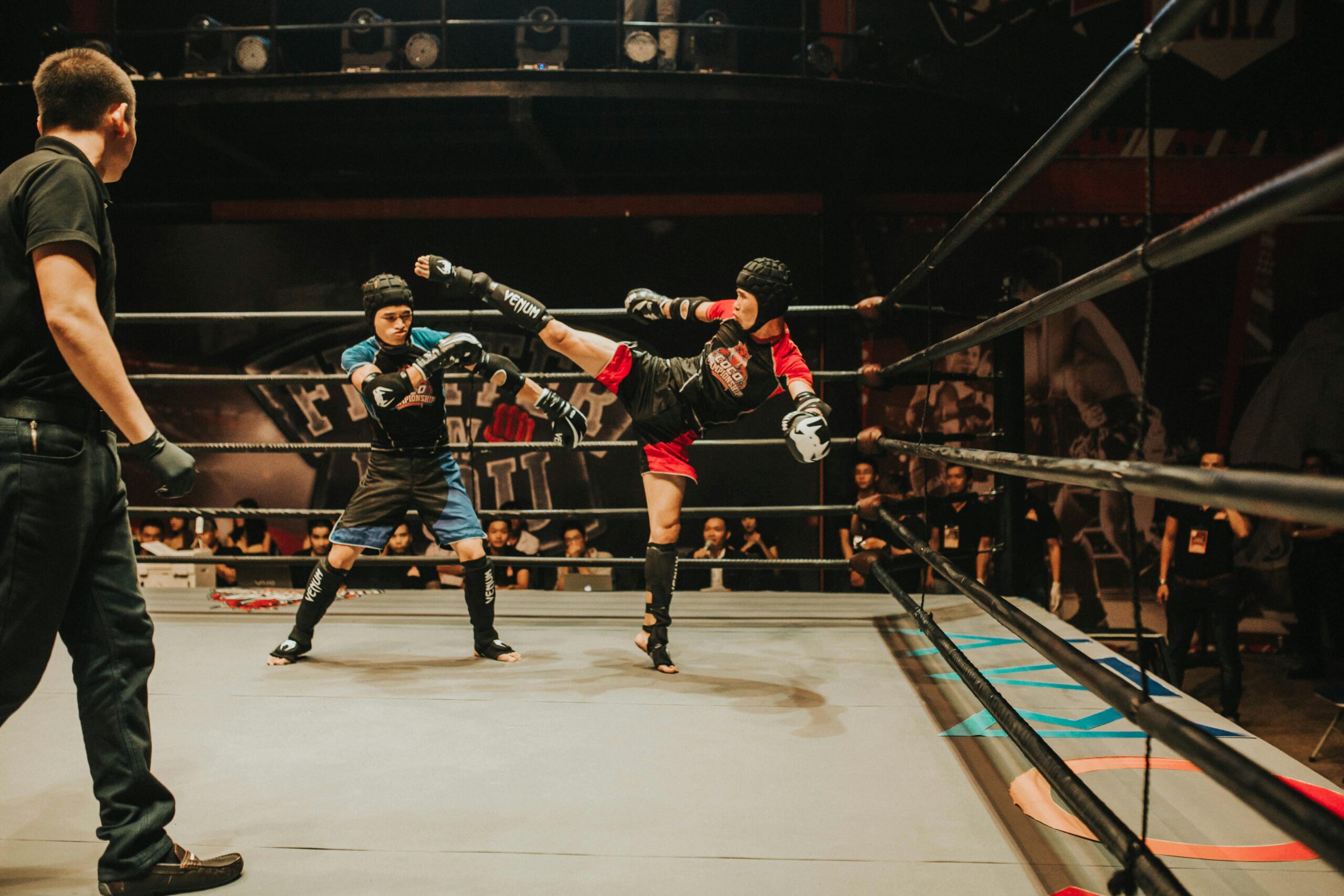 Kick Boxkampf Mit Zwei Teilnehmern