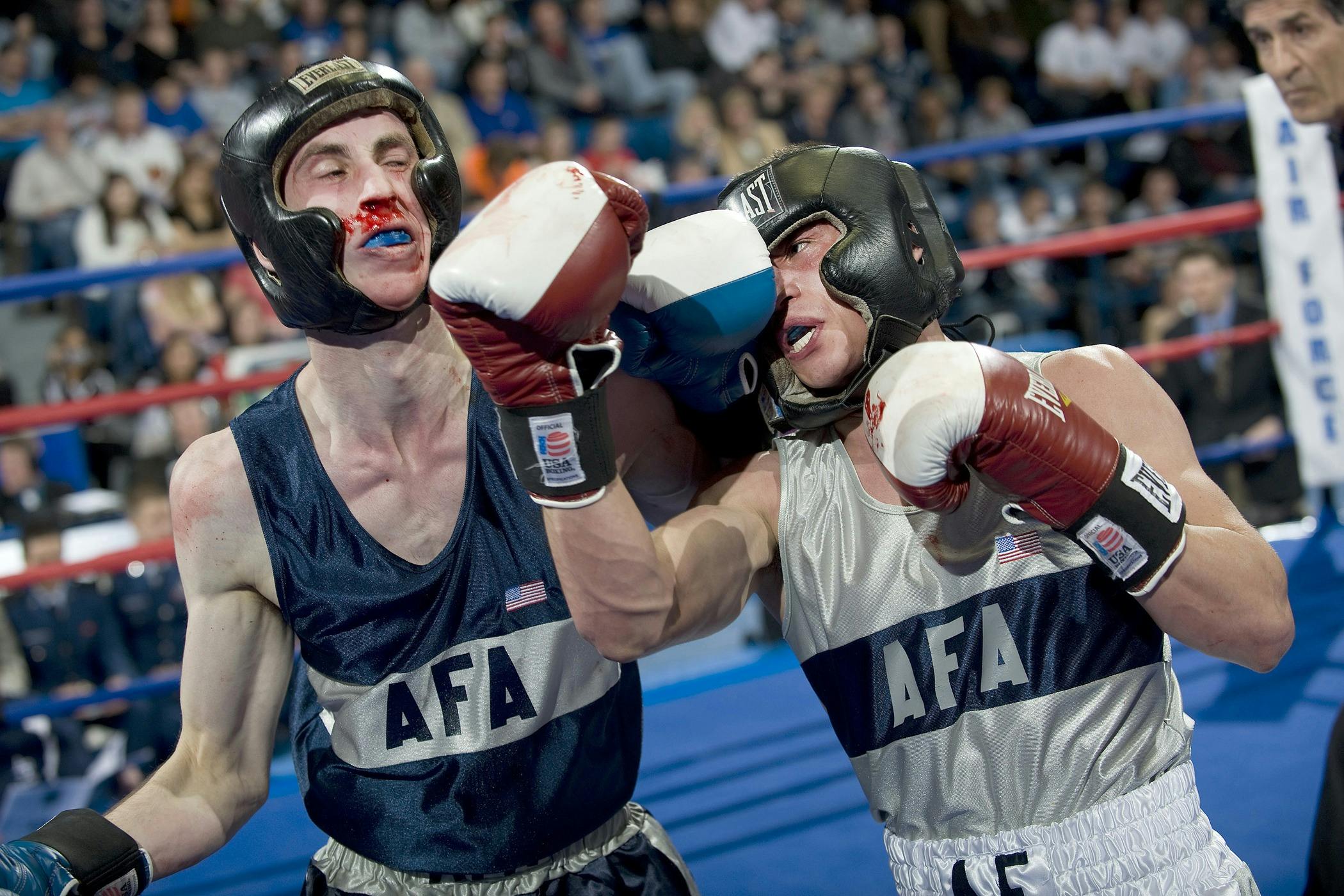 2 Männer, Die Auf Ring Boxen