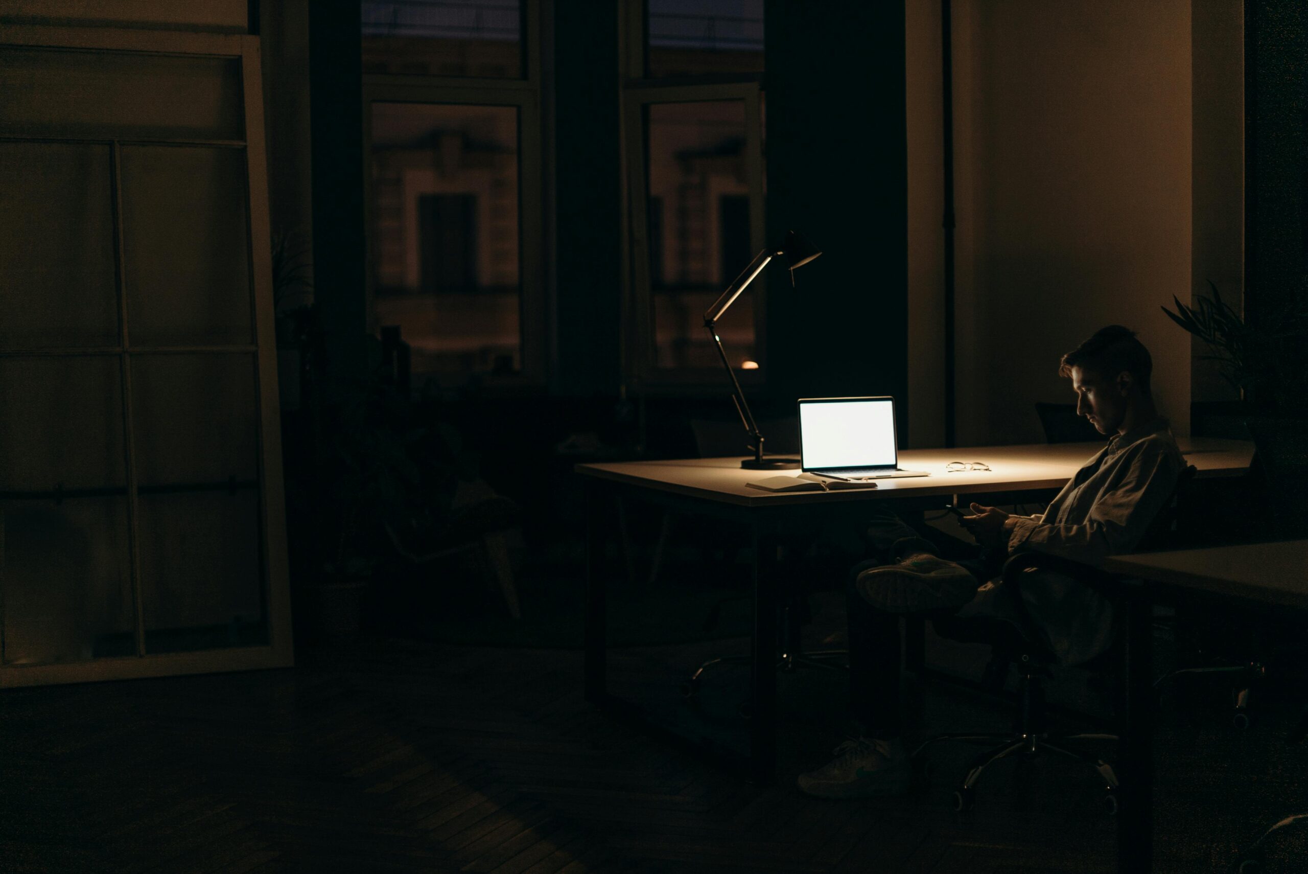 Kostenloses Stock Foto zu abend, abendarbeit, allein